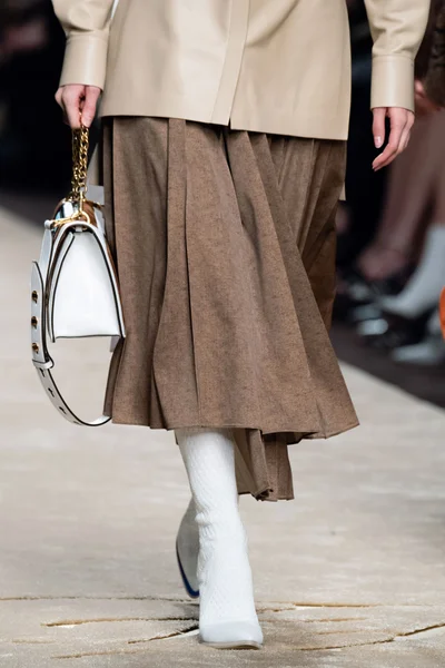 Look 26